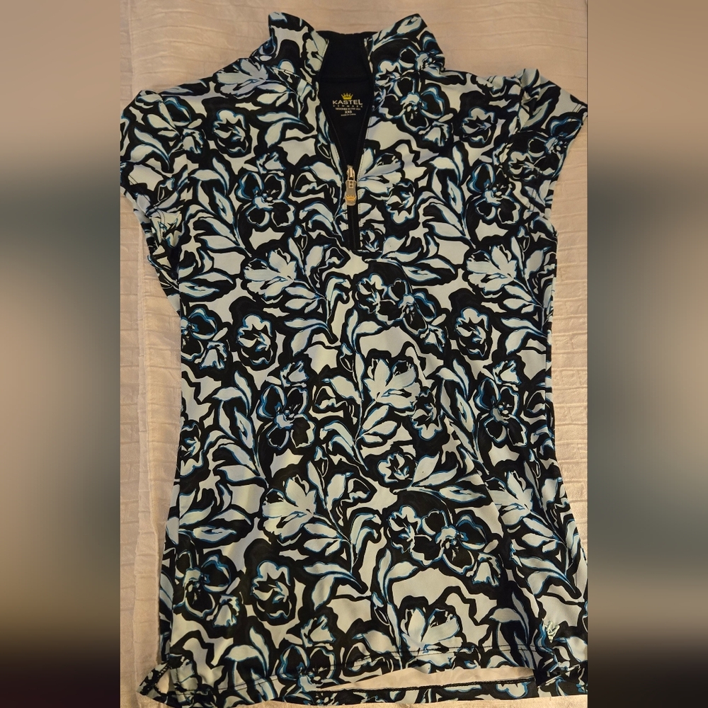 UPF 30 Kastel Denmark US Blue Floral 1/4 Zip Cap Sleeve Top